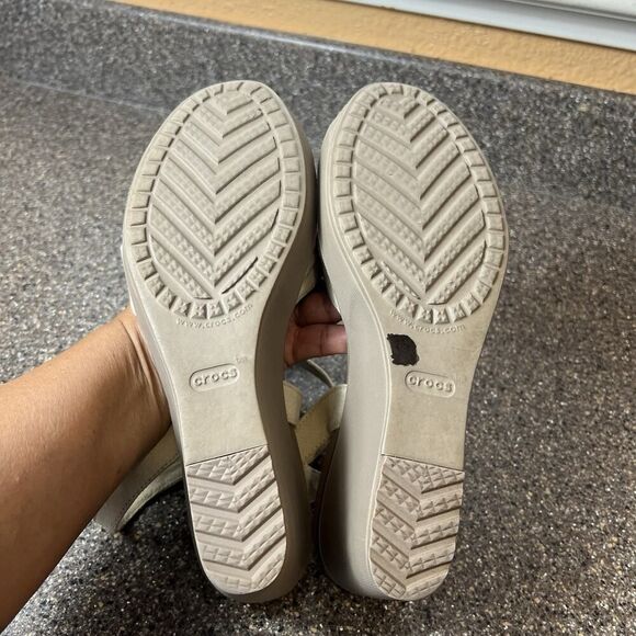 Crocs Dual Comfort Sandals Women's Size 11 Canvas Ivory Ankle Strap Wedge Casual - Picture 11 of 11